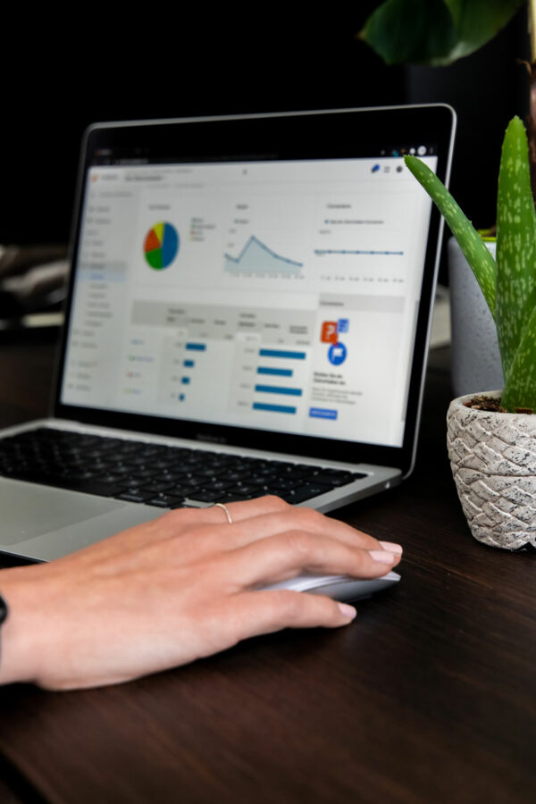 SEO-Google-Analytics: Laptop-Ansicht